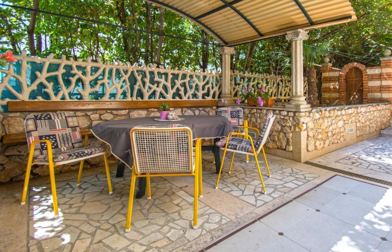 Apartments Oaza Dramalj Exterior photo