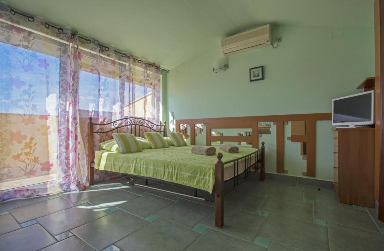 Apartments Oaza Dramalj Exterior photo